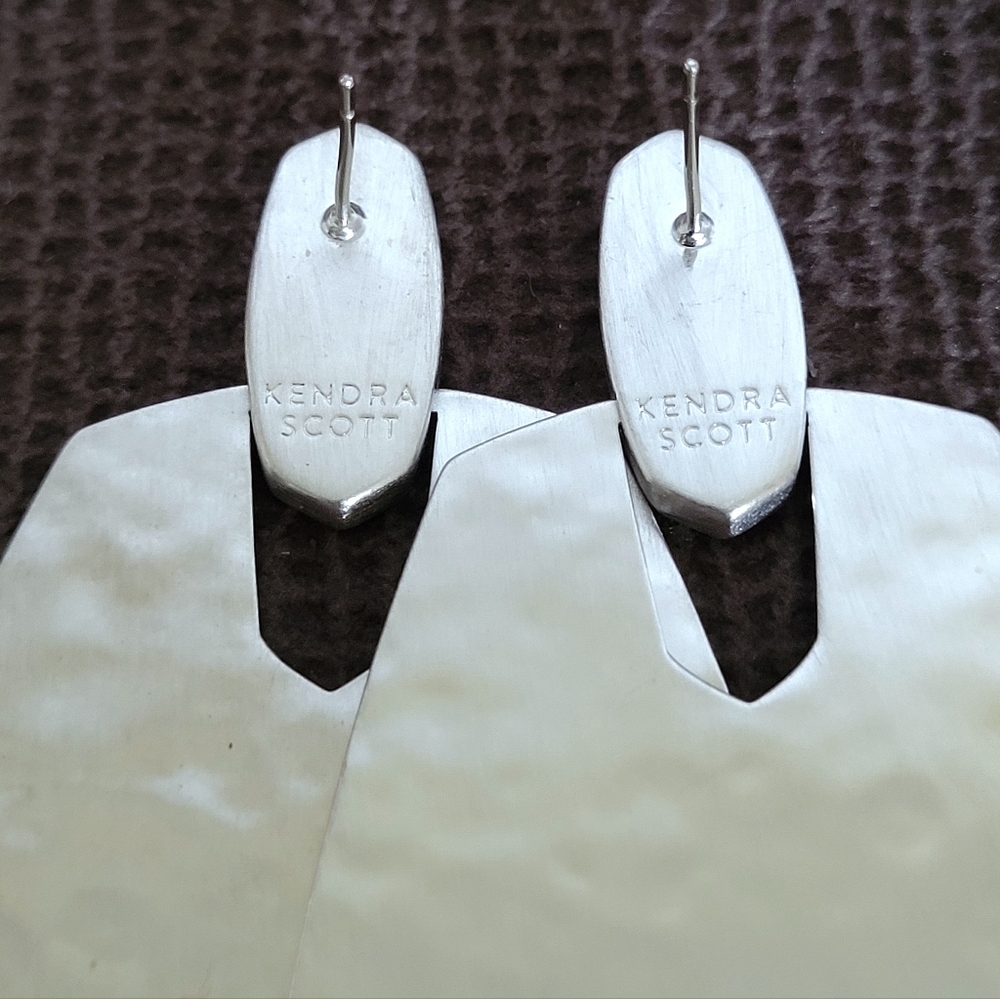 Kendra Scott "Finch" Drop Earrings in Rhodium🤍 - Picture 8 of 16